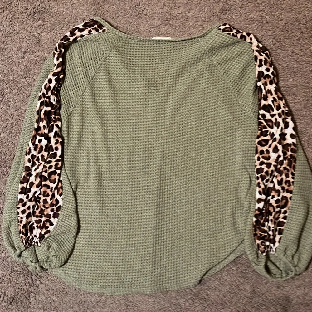 Women’s And The Why women's medium shirt - Picture 5 of 5